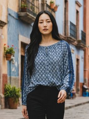 St. Johns Bay Boho Blue Print Top Sz L Flowy Romantic Feminine Lace